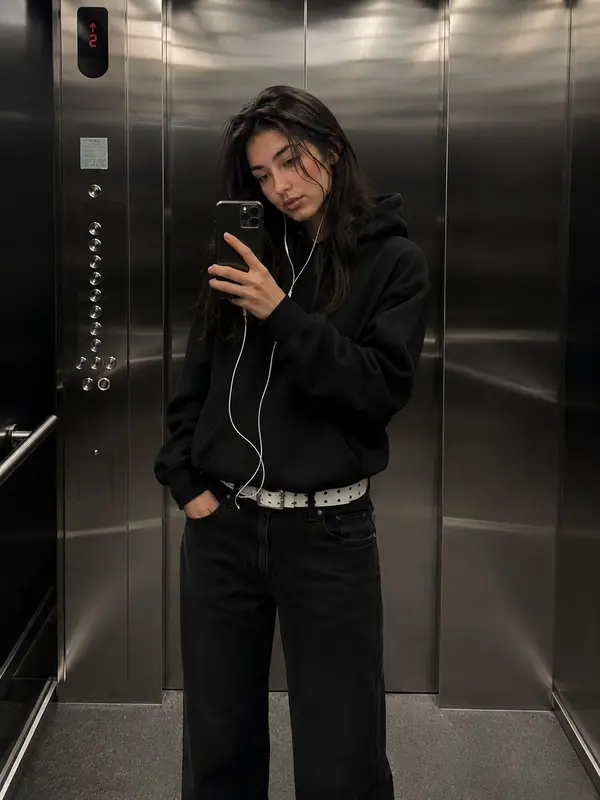 Ultra-realistic cinematic mirror selfie of a stylish young woman standing… — GPT Image 2 prompt by @saniaspeaks_
