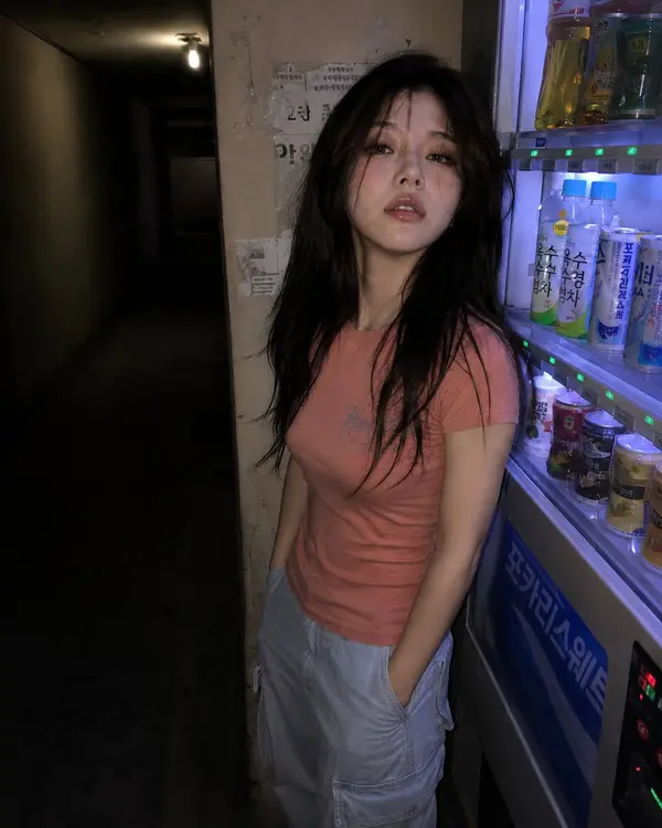Ultra-realistic 4K candid photograph of a young East Asian woman standing… — GPT Image 2 prompt by @saniaspeaks_