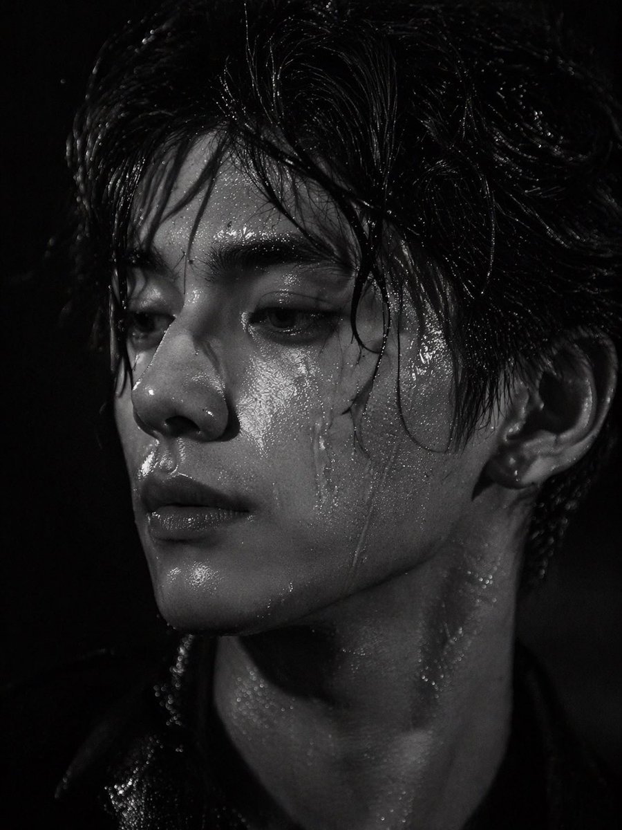 A striking black and white close-up portrait of a {argument name="subject… — AI-generated image by @AoYe999 using GPT Image 2